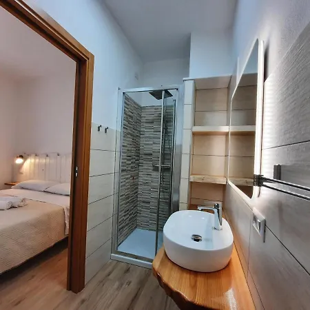 Su Maistu E Linna 3*