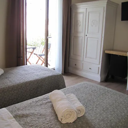 Su Maistu E Linna Guest house *