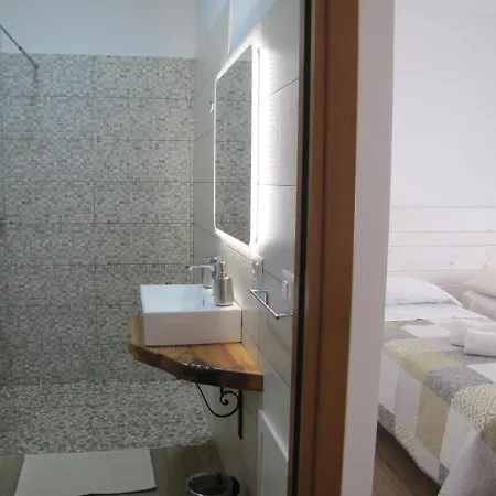 Su Maistu E Linna Guest house